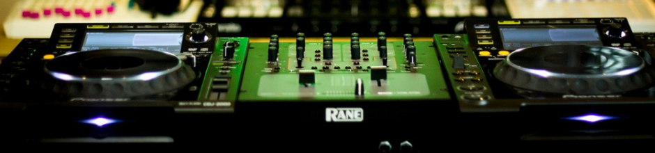 DJs