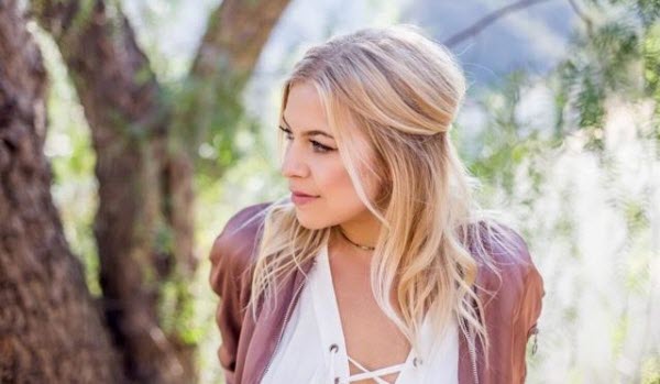 Maggie Szabo